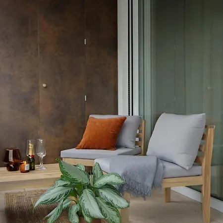 Schoenes Neubau Serviced-apartment Mit Parkplatz