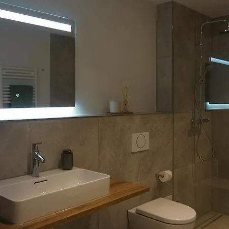 Schoenes Neubau Serviced-apartment Mit Parkplatz Apartment Bruchsal