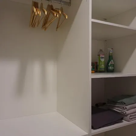 Schoenes Neubau Serviced-apartment Mit Parkplatz *