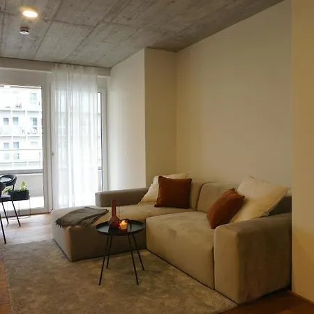 Schoenes Neubau Serviced-apartment Mit Parkplatz *